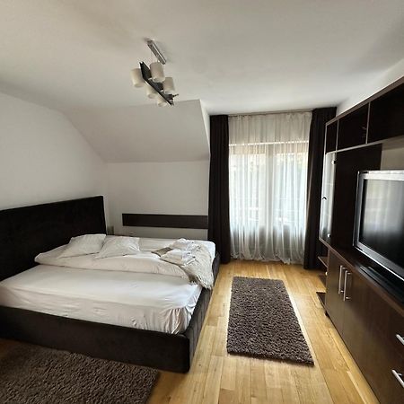 Jack Residence Буштени Экстерьер фото